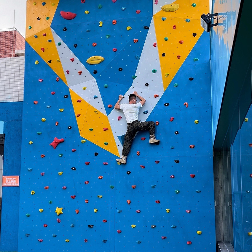 室外攀巖墻設(shè)施 室外攀巖墻設(shè)施