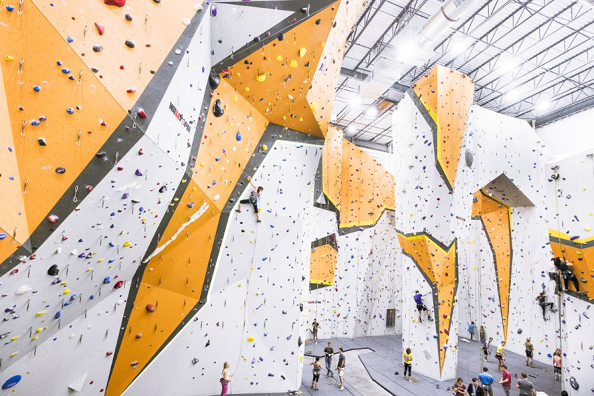 室內攀巖墻設施廠家 大型攀巖設施廠家