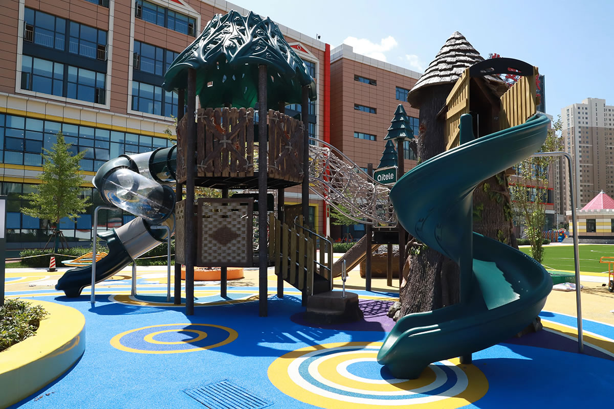 木質(zhì)滑梯設(shè)備廠家 木質(zhì)滑梯設(shè)備廠家