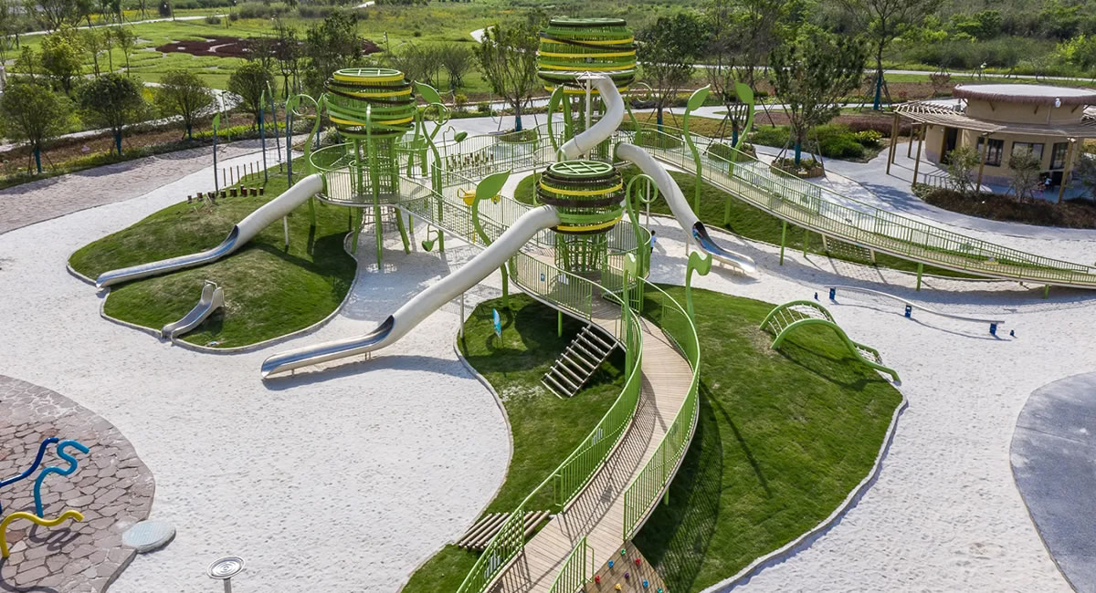 不銹鋼滑梯設(shè)備 不銹鋼滑梯設(shè)備