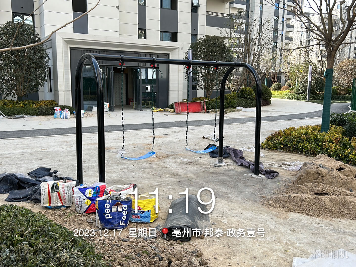 戶外秋千設(shè)備 戶外秋千設(shè)備