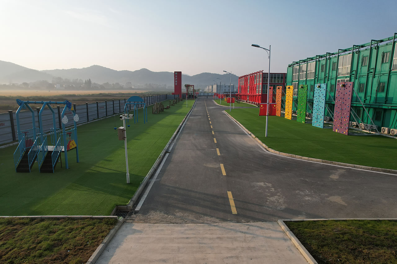 無(wú)動(dòng)力游樂(lè)設(shè)備