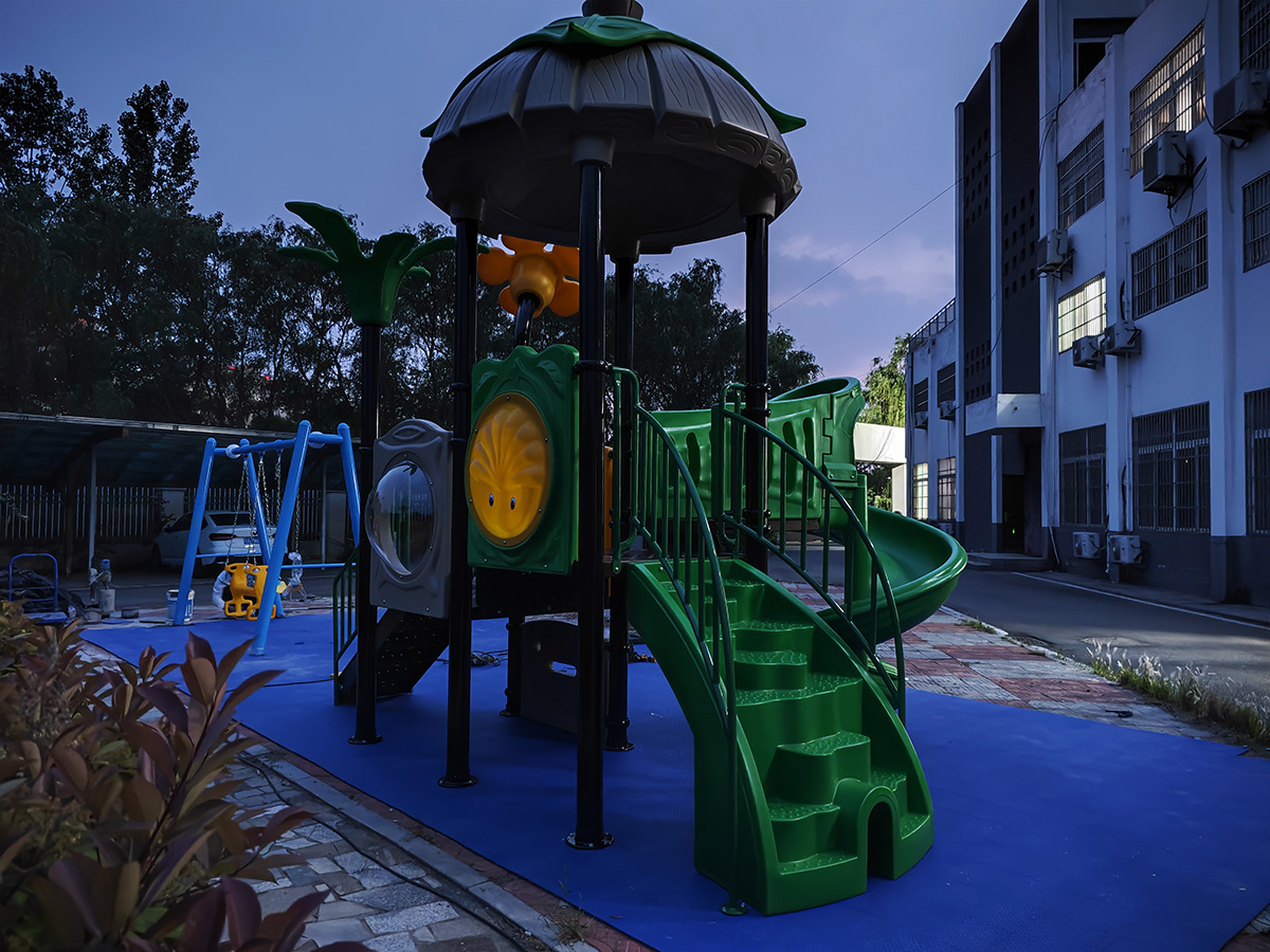 兒童組合滑梯設(shè)備廠家 兒童組合滑梯設(shè)備廠家